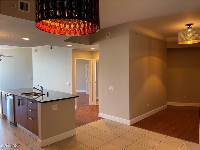 200 West Sahara Avenue 2211, Las Vegas, NV 89102