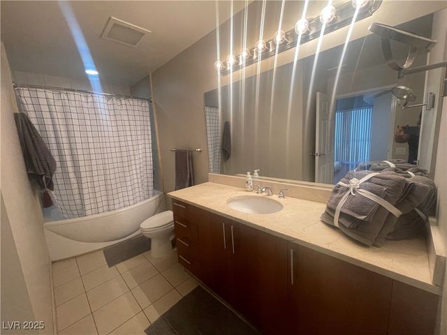 200 West Sahara Avenue 2211, Las Vegas, NV 89102