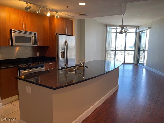 200 West Sahara Avenue 2211, Las Vegas, NV 89102