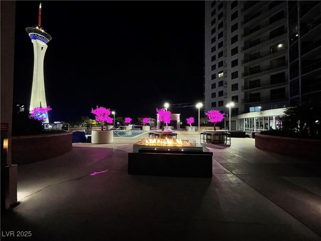 200 West Sahara Avenue 2211, Las Vegas, NV 89102