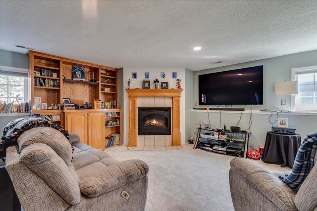 1932 S Leeanne Lane, Wichita, KS 67207