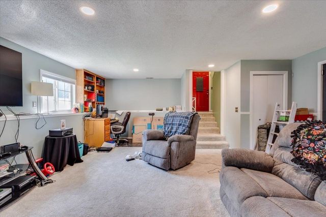 1932 S Leeanne Lane, Wichita, KS 67207