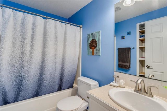 1932 S Leeanne Lane, Wichita, KS 67207