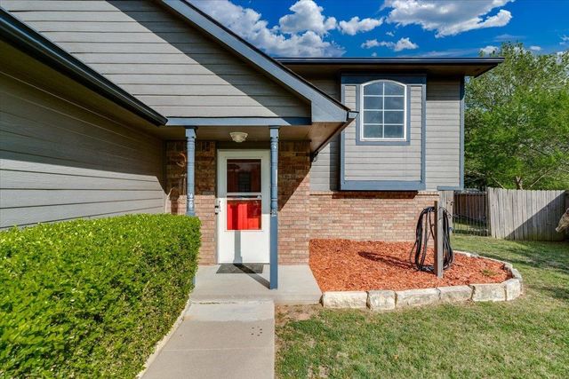 1932 S Leeanne Lane, Wichita, KS 67207