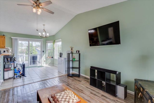 1932 S Leeanne Lane, Wichita, KS 67207