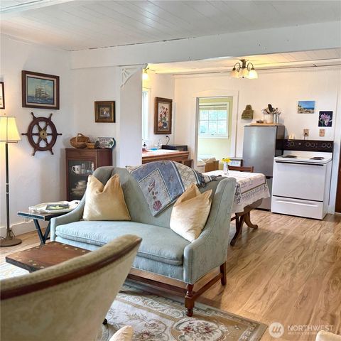 26414 Ridge Avenue, Ocean Park, WA 98640