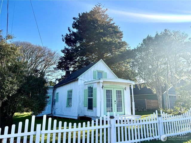 26414 Ridge Avenue, Ocean Park, WA 98640