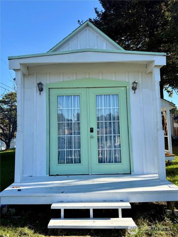 26414 Ridge Avenue, Ocean Park, WA 98640