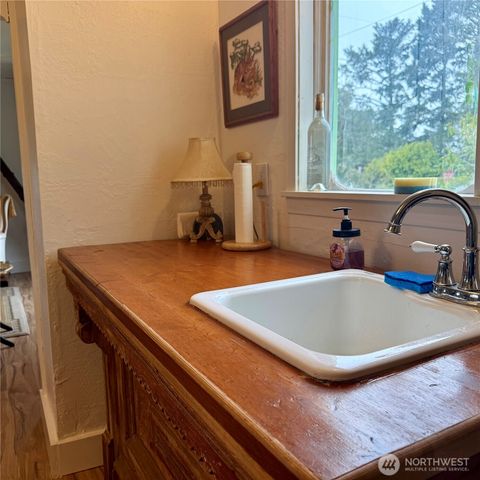 26414 Ridge Avenue, Ocean Park, WA 98640