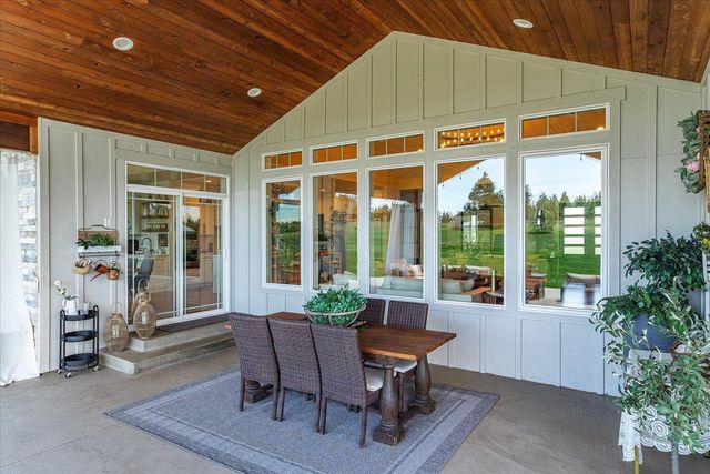 15921 W Four Mound Rd, Nine Mile Falls, WA 99206