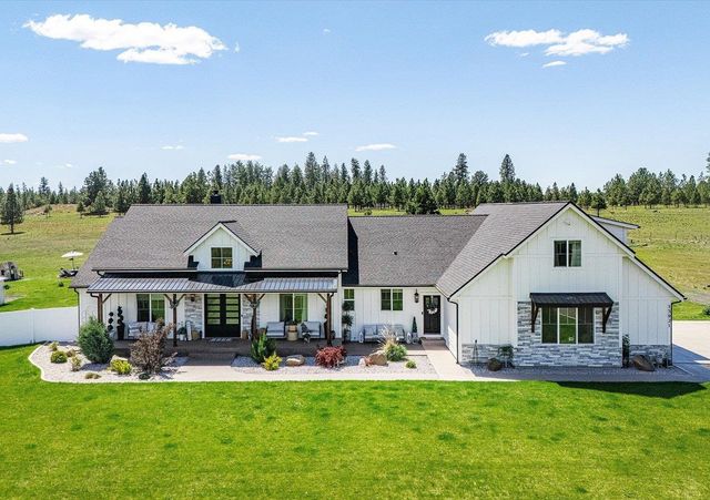 15921 W Four Mound Rd, Nine Mile Falls, WA 99206