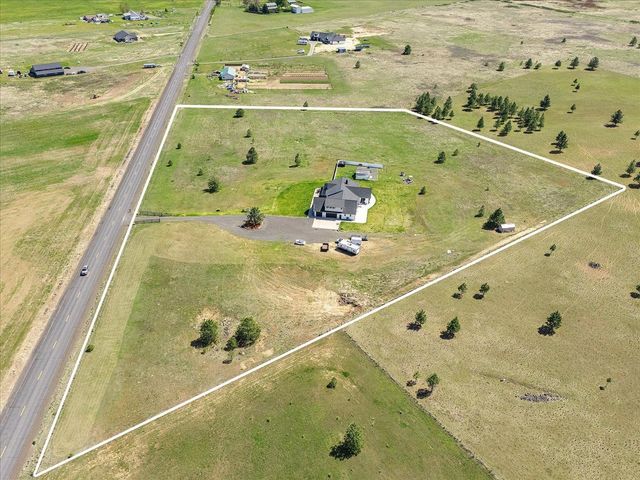 15921 W Four Mound Rd, Nine Mile Falls, WA 99206