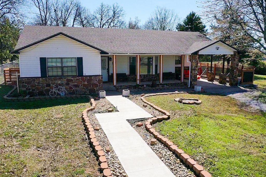 21331 W Cookson Bend Road, Cookson, OK 74427