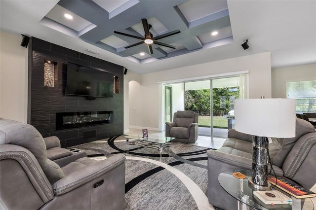 5 LAKESIDE PLACE E, Palm Coast, FL 32137