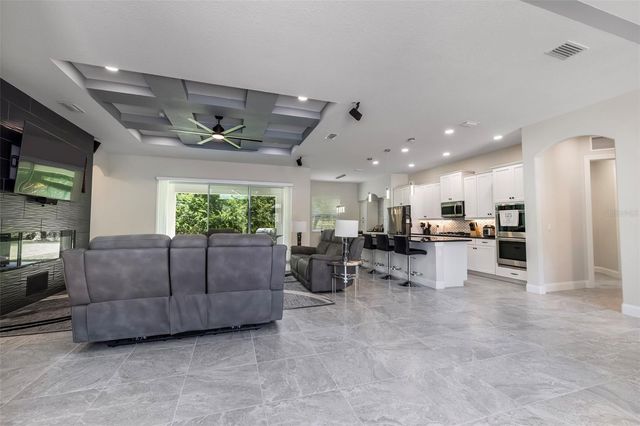 5 LAKESIDE PLACE E, Palm Coast, FL 32137