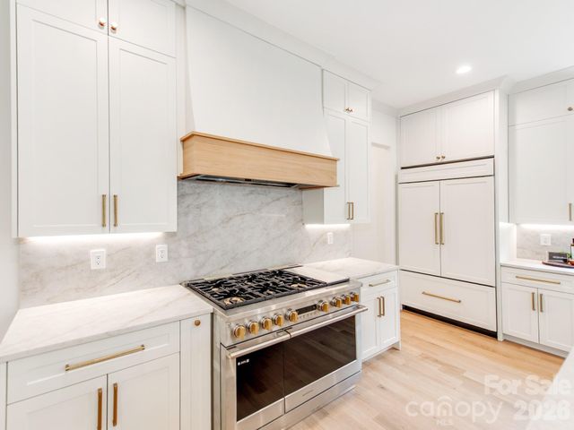 4627 Water Oak Road, Charlotte, NC 28211