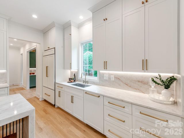 4627 Water Oak Road, Charlotte, NC 28211
