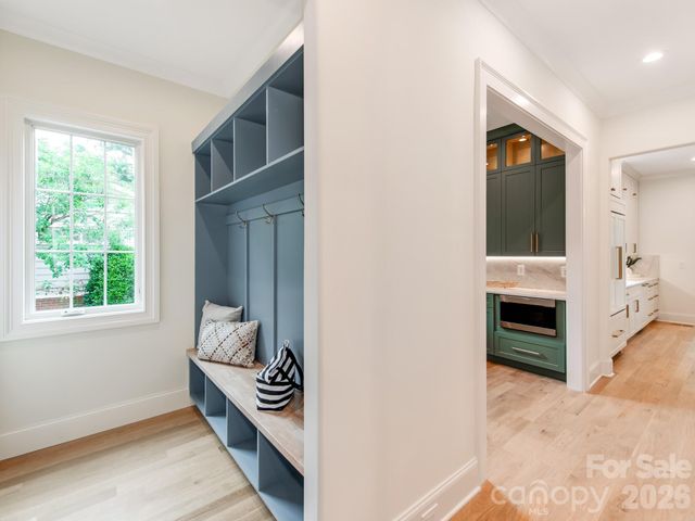4627 Water Oak Road, Charlotte, NC 28211