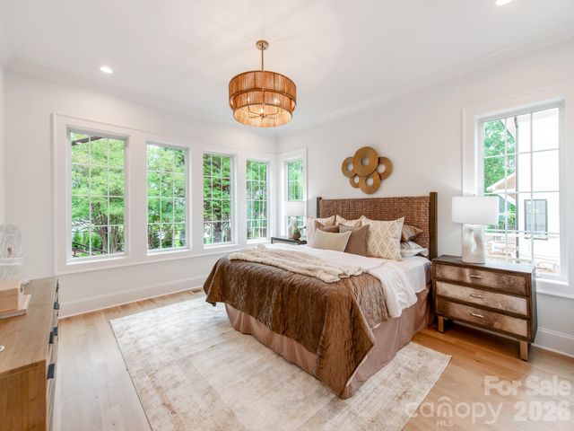 4627 Water Oak Road, Charlotte, NC 28211