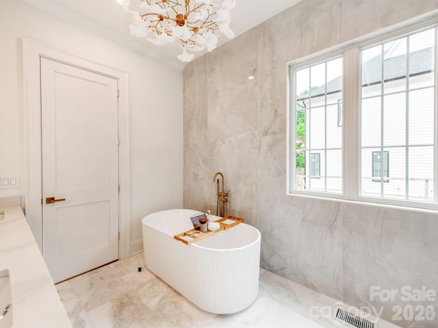 4627 Water Oak Road, Charlotte, NC 28211