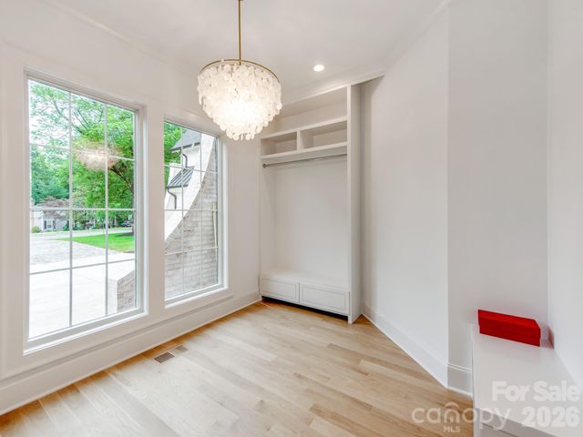4627 Water Oak Road, Charlotte, NC 28211