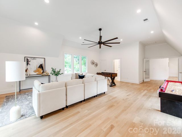 4627 Water Oak Road, Charlotte, NC 28211