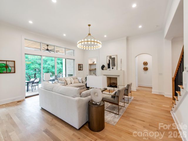 4627 Water Oak Road, Charlotte, NC 28211