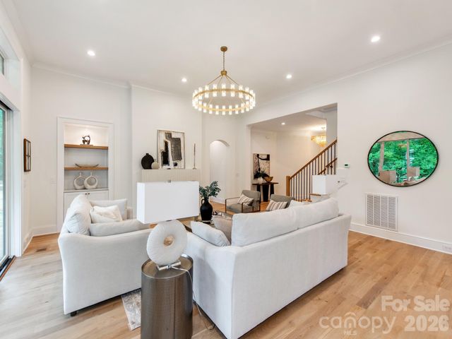 4627 Water Oak Road, Charlotte, NC 28211