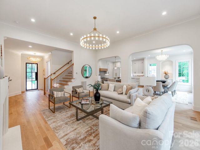4627 Water Oak Road, Charlotte, NC 28211