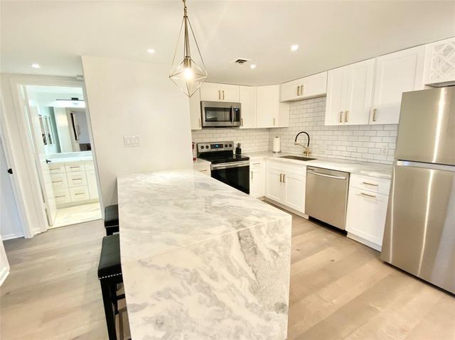 2016 Main Street 1013, Houston, TX 77002