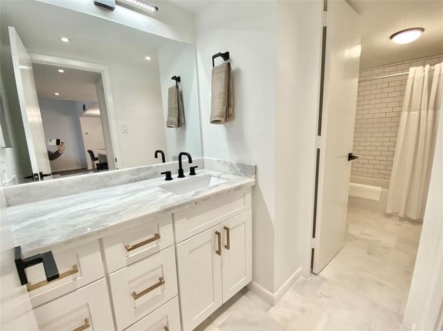 2016 Main Street 1013, Houston, TX 77002