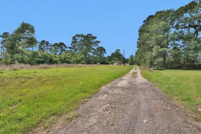15635 Hwy 105 E Road, Conroe, TX 77306