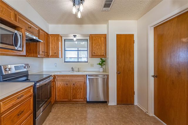 830 Live Oak TRL, Liberty Hill, TX 78642