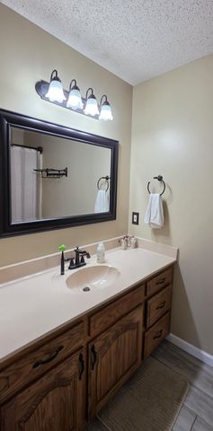 6863 W Cactus Street, Springfield, MO 65803