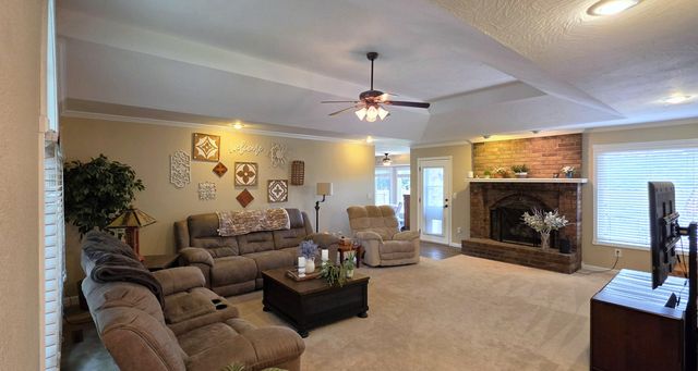 6863 W Cactus Street, Springfield, MO 65803