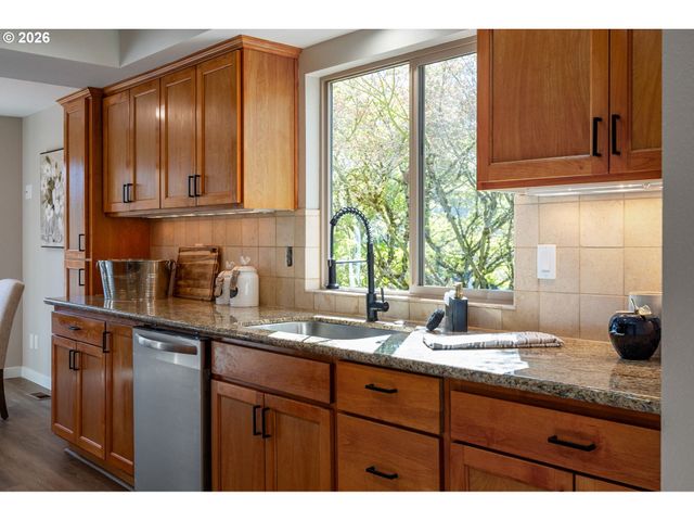 11830 Se HOBART Ct, Happy Valley, OR 97086