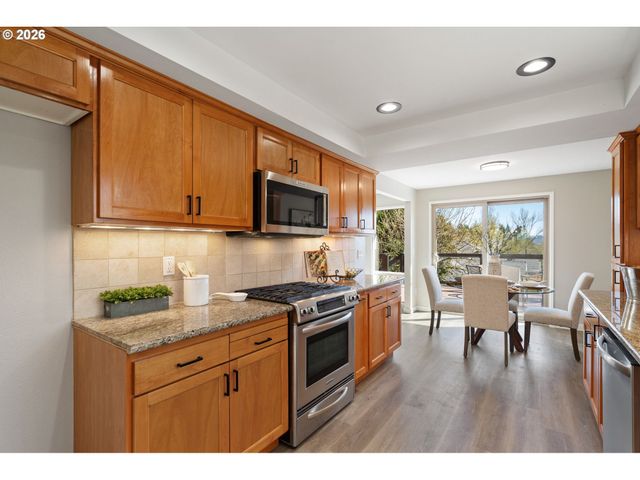 11830 Se HOBART Ct, Happy Valley, OR 97086