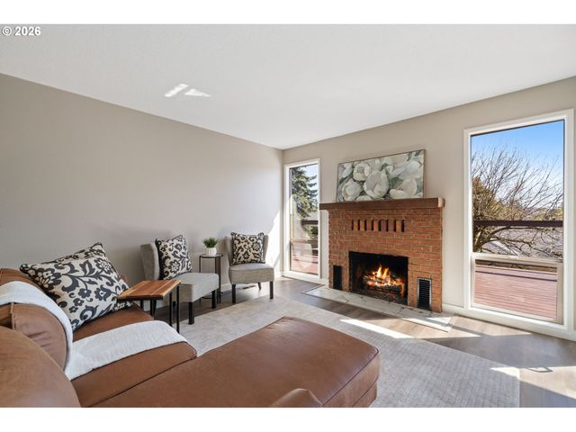 11830 Se HOBART Ct, Happy Valley, OR 97086