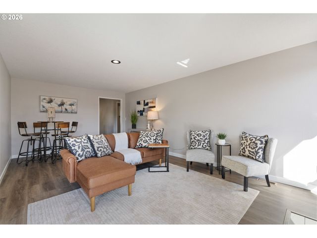 11830 Se HOBART Ct, Happy Valley, OR 97086