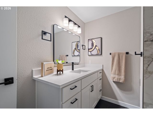 11830 Se HOBART Ct, Happy Valley, OR 97086