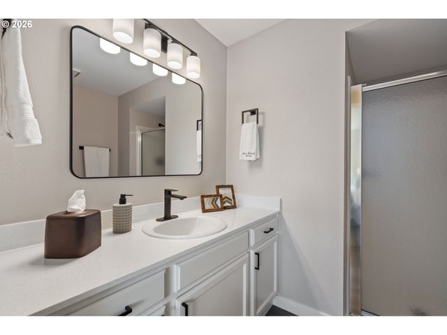 11830 Se HOBART Ct, Happy Valley, OR 97086