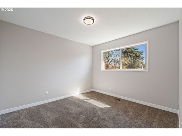 11830 Se HOBART Ct, Happy Valley, OR 97086