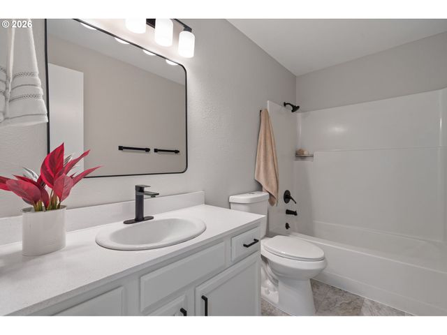 11830 Se HOBART Ct, Happy Valley, OR 97086