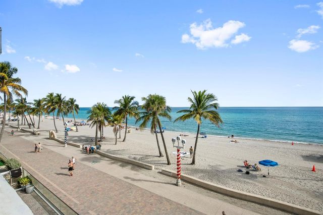 2201 N Surf Road, Hollywood, FL 33019