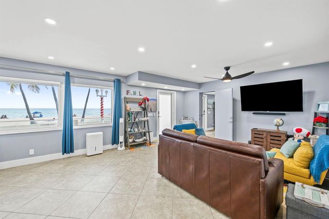 2201 N Surf Road, Hollywood, FL 33019