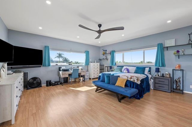2201 N Surf Road, Hollywood, FL 33019