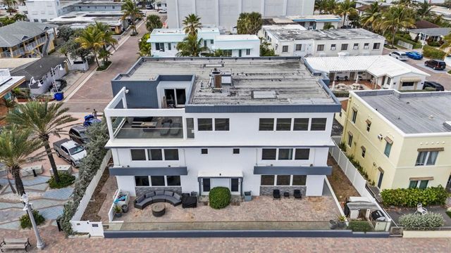 2201 N Surf Road, Hollywood, FL 33019