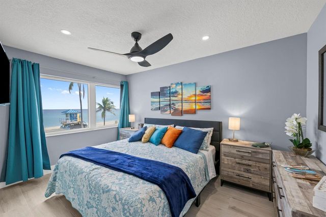 2201 N Surf Road, Hollywood, FL 33019
