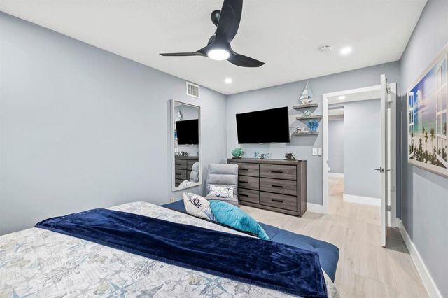 2201 N Surf Road, Hollywood, FL 33019