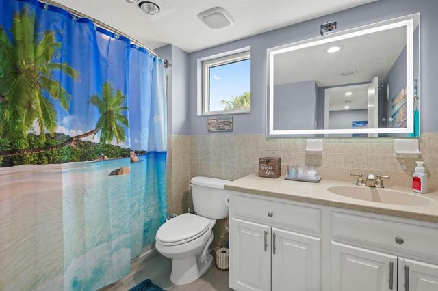 2201 N Surf Road, Hollywood, FL 33019